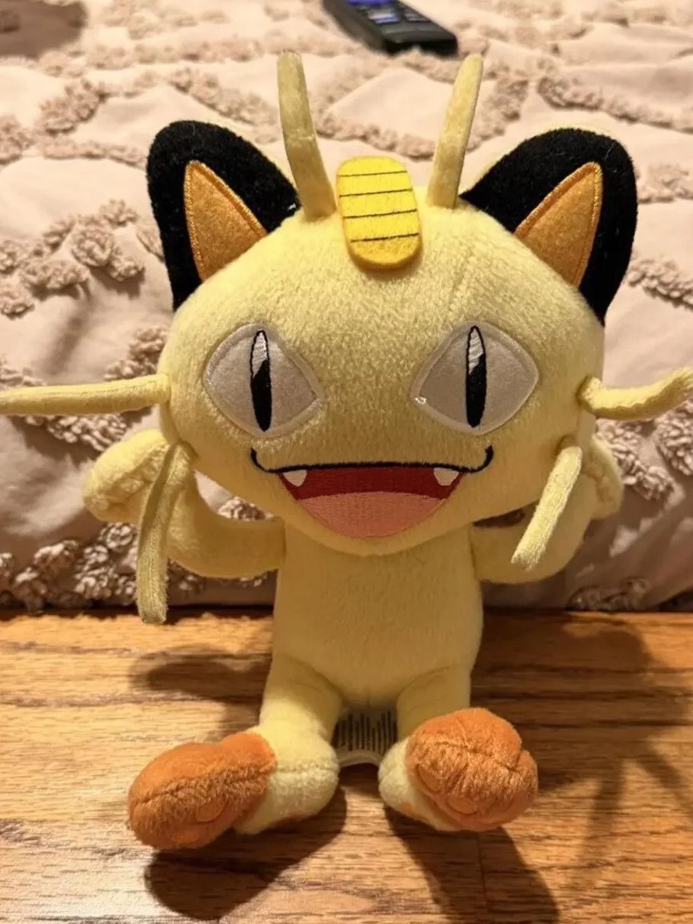 Yellow Cat Plush Toy with Orange Paws - Cute Wall Decor Plush